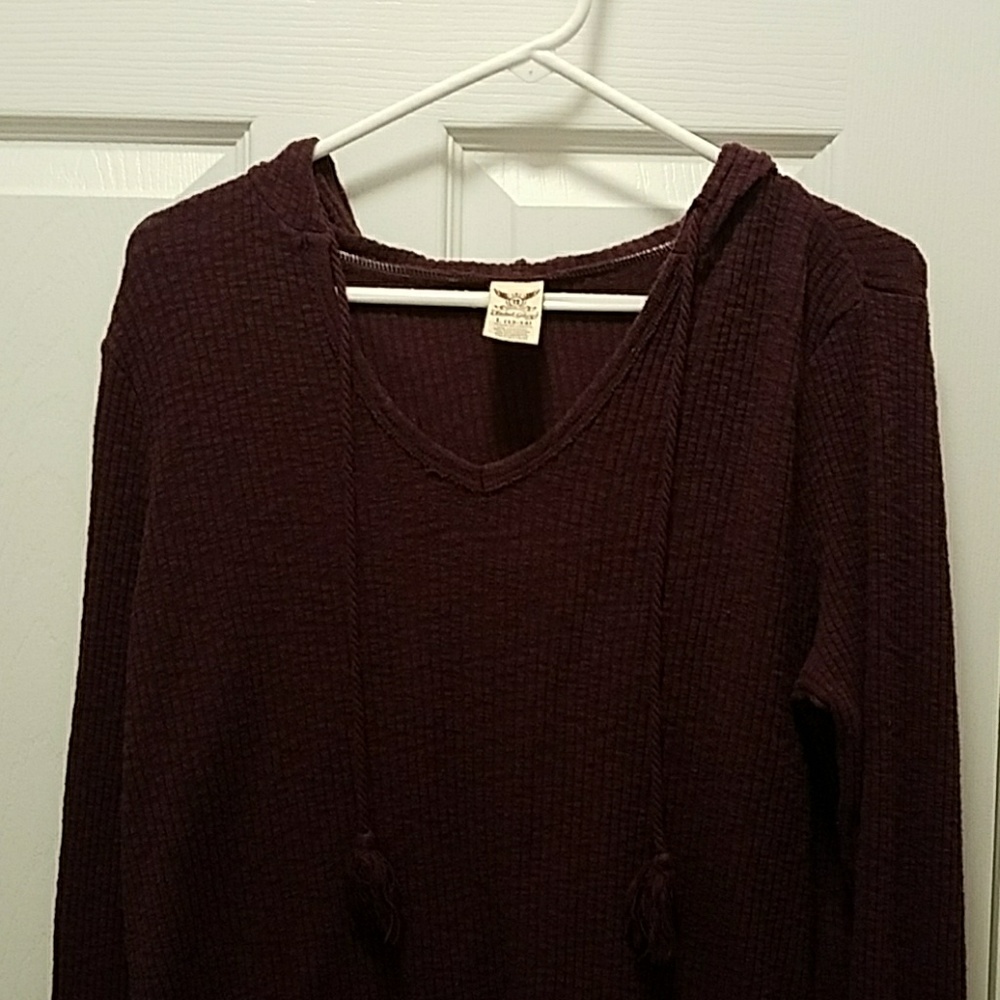 Maroon sweater