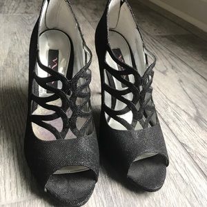 Black sparkle peep toe shoes