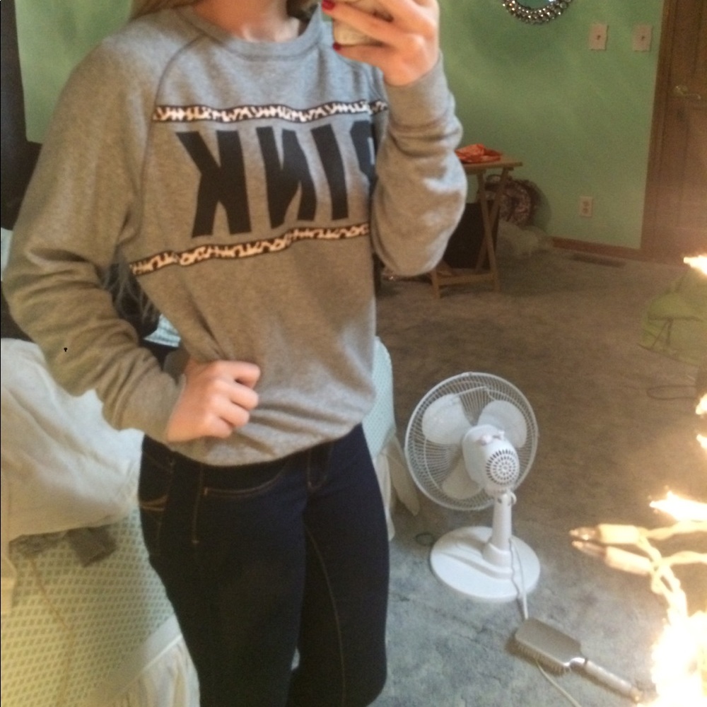 Vs pink crewneck