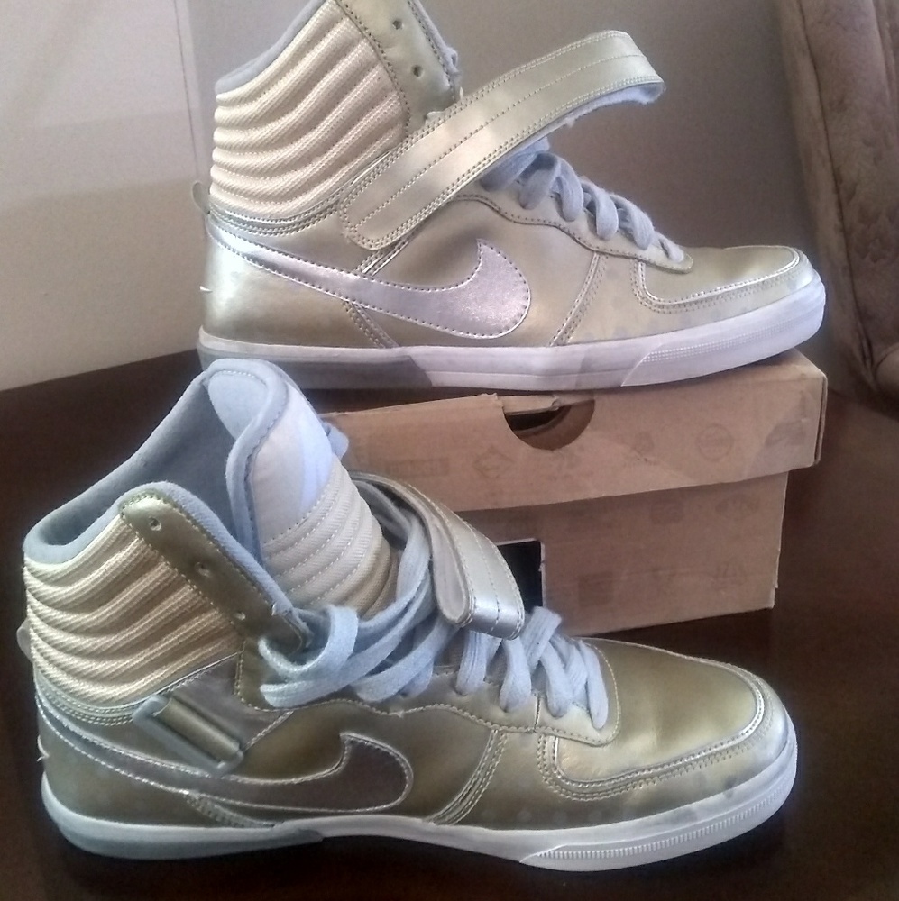 Nike Aeroflight  High