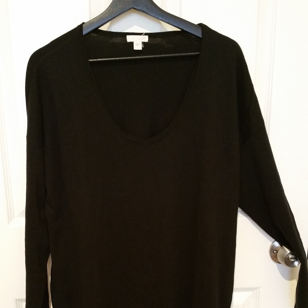 All black long sleeve cozy Pullover