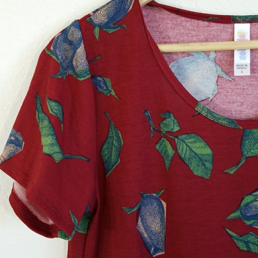 Small Rose Classic T