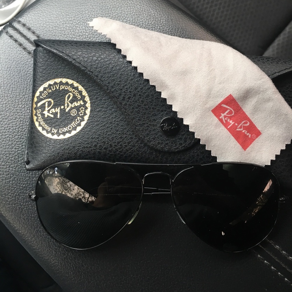 Ray-Ban black on black aviator RB3025 sunglasses