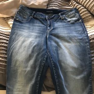 Brand new Maurices Jegging distressed wash
