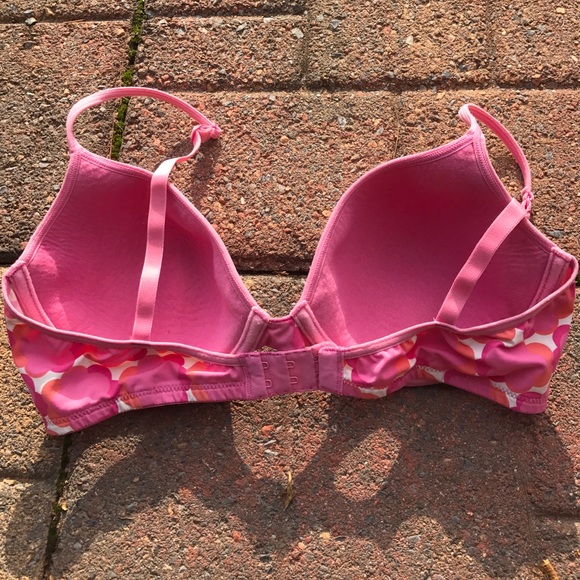 Pink Victoria Secret Bra - Picture 7 of 8