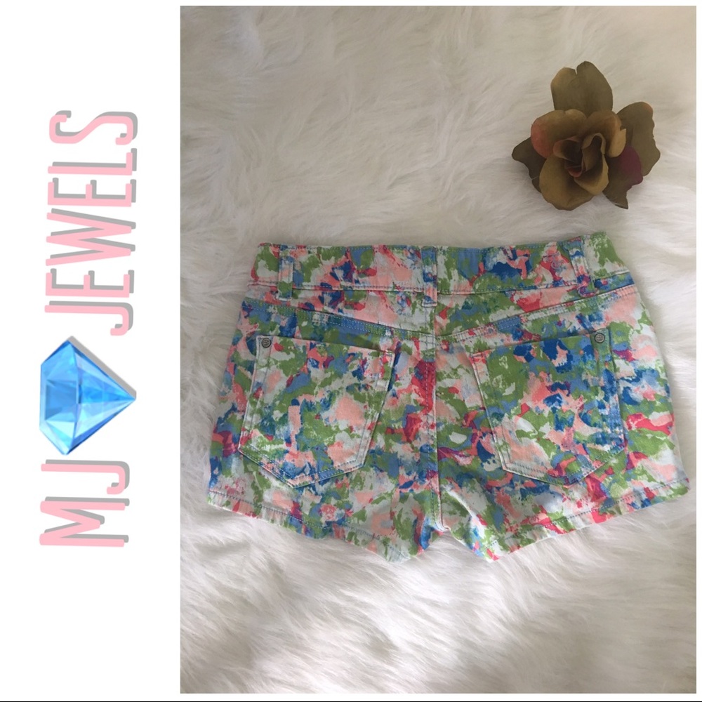 💕True Freedom Shorts💕Not New💕 - Picture 2 of 4