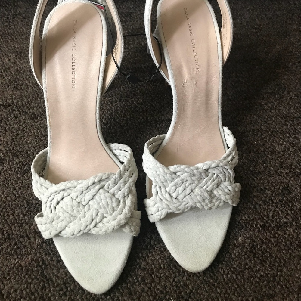 NWT Brand New Zara Cream Suede Lace-up Sandals