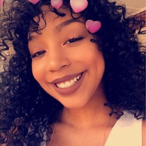 Meet your Posher, Alyssa