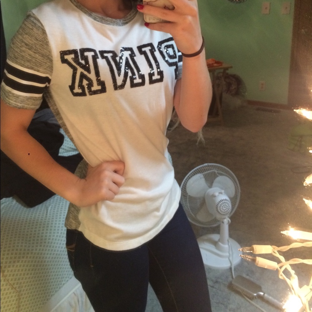 Vs pink shirt