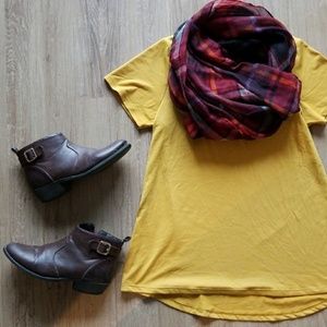 LulaRoe mustard yellow classic tee