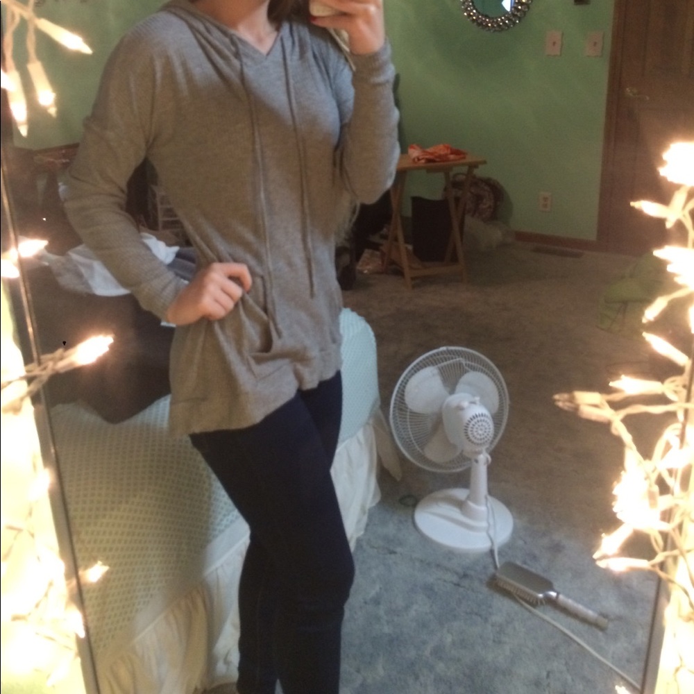 Grey sweatshirt