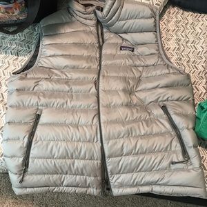 Patagonia men’s down vest