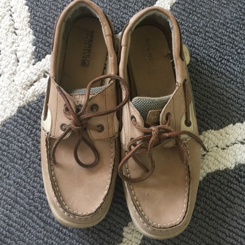 SOLD - Sperry Topsiders (Men’s size 6M)