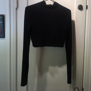 Decree : black crop top