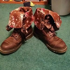 Dr. Marten brown flower boots