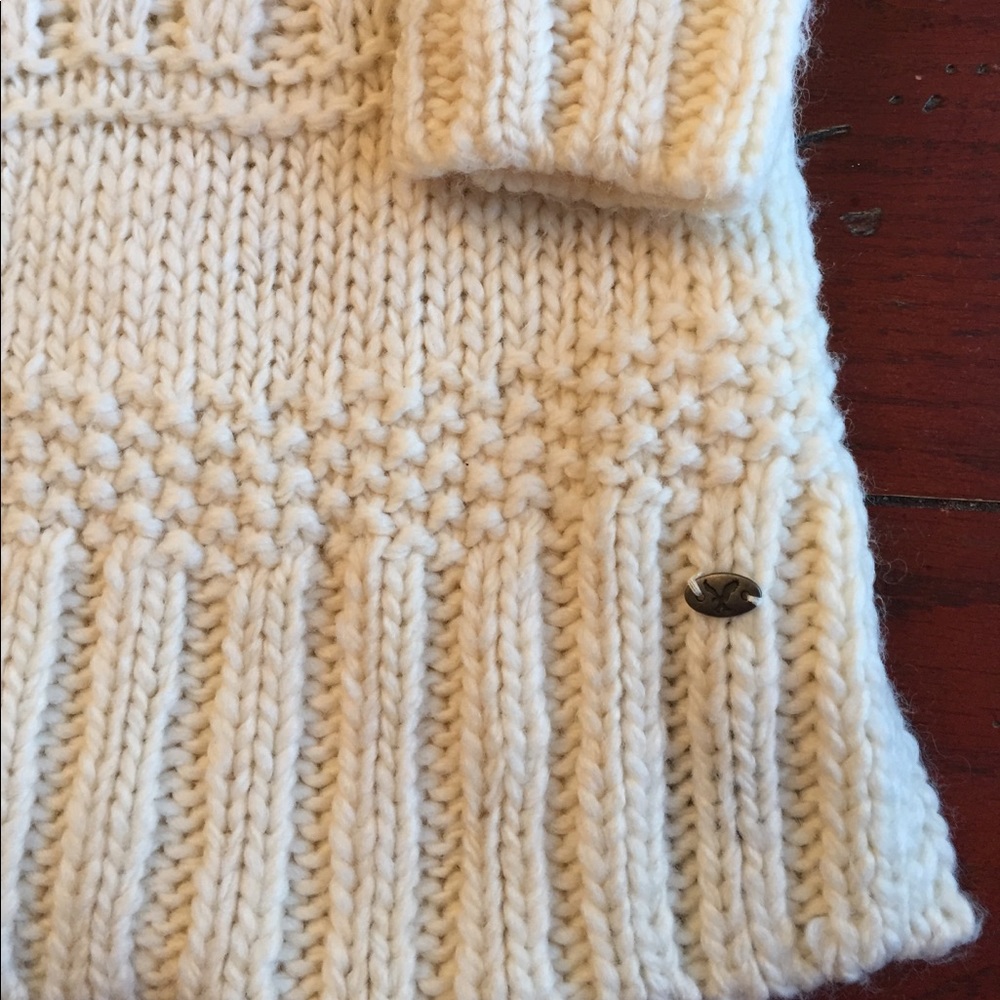 American Eagle outfitters winter white sweater M - Picture 3 of 8