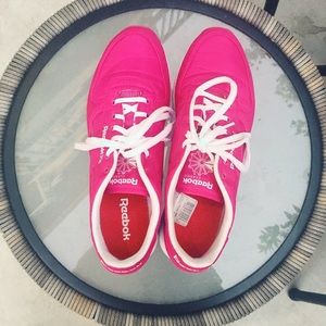 🌷🌺🌸Brand New Pink Reeboks! 🌸🌺🌷