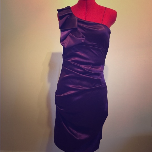 Dress - Picture 1 of 1