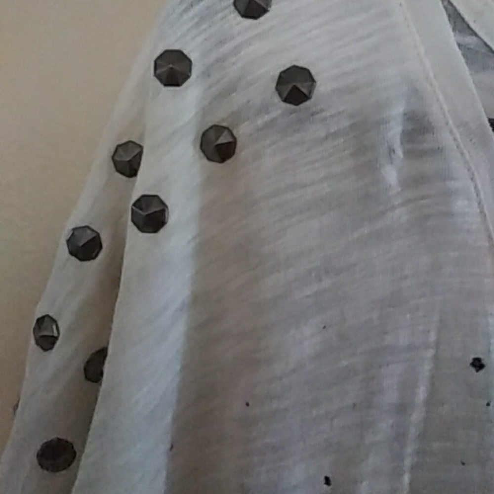 Top - Picture 3 of 4