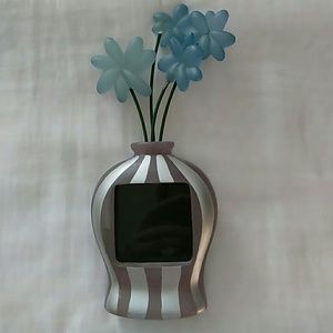 Flower vase picture frame