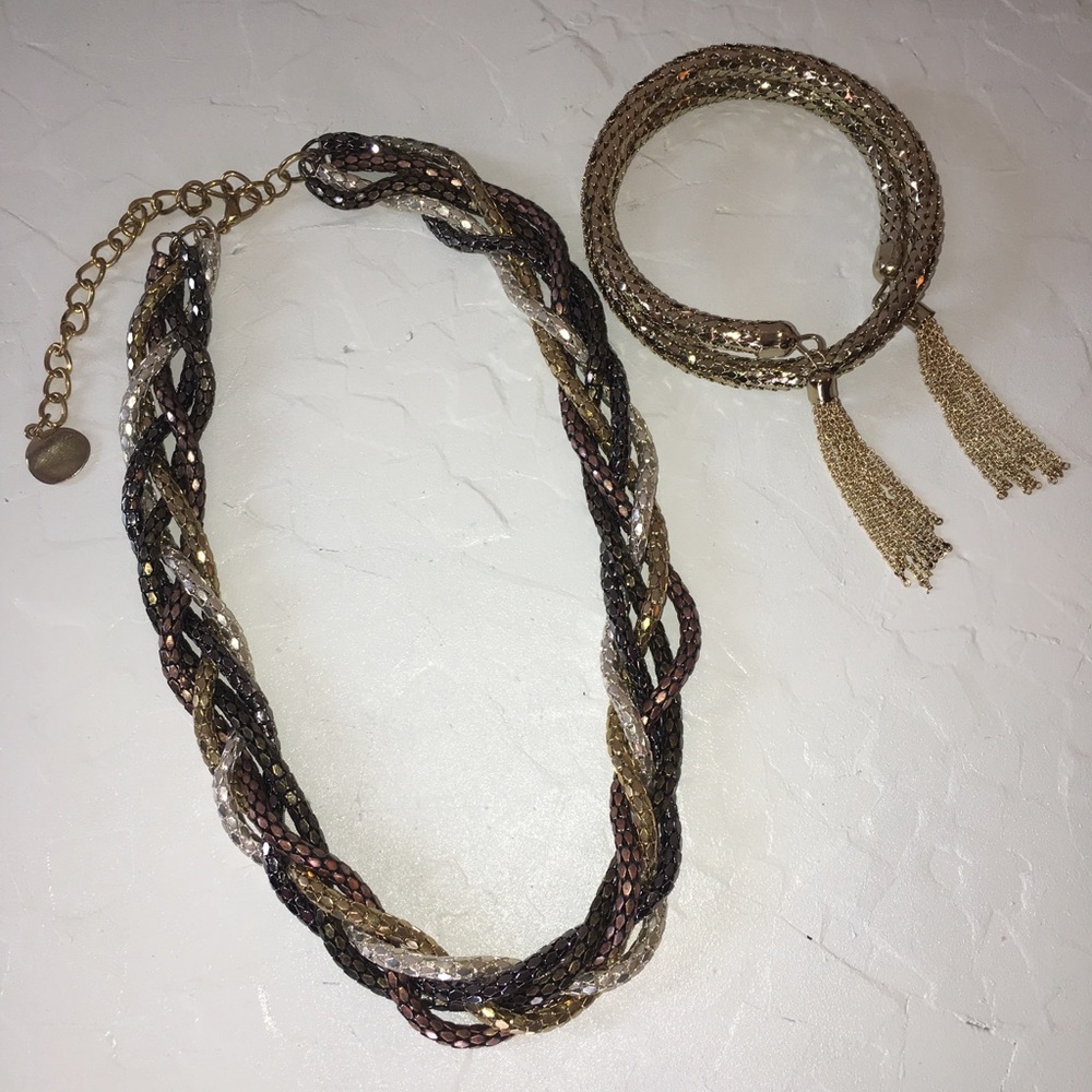 Costume necklace and bracelet but pretty to wear