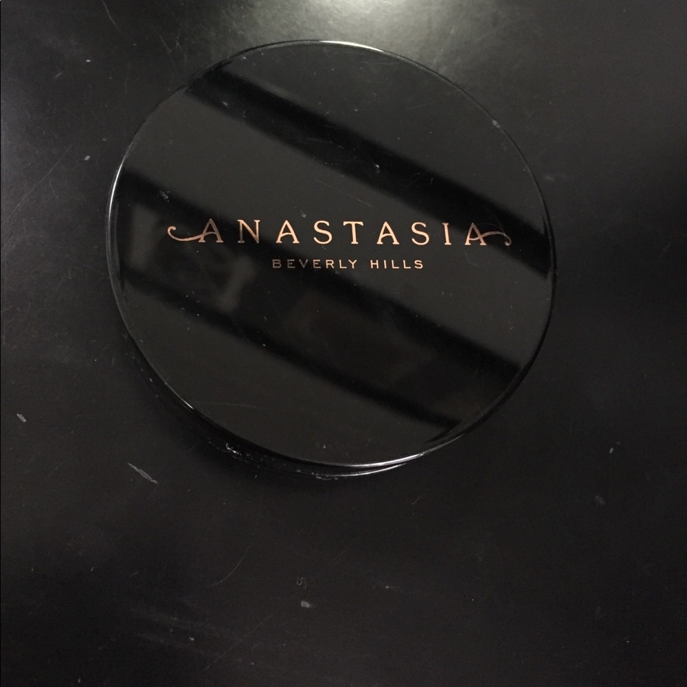 Anastasia Beverly Hills Highlighter ❤️