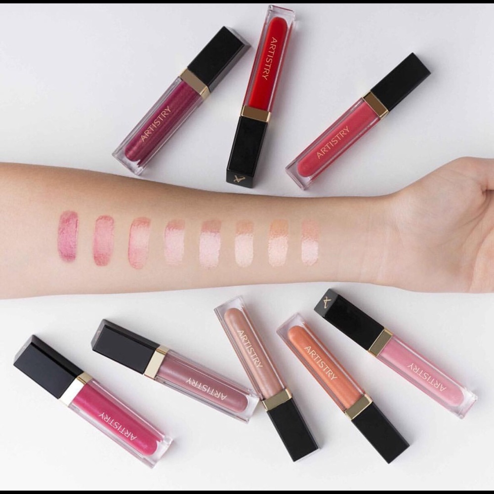 Light-up lip glosses