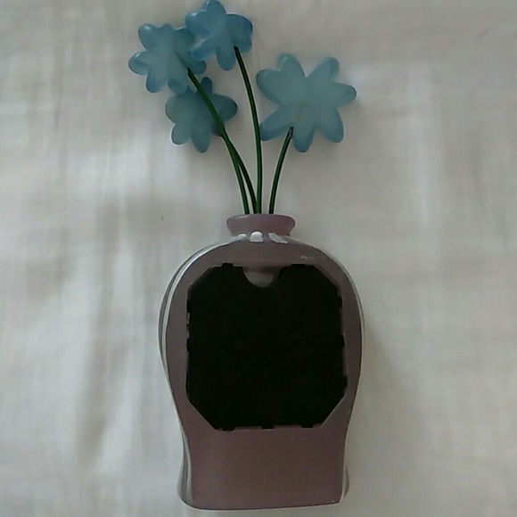Flower and vase picture frame - Picture 2 of 3