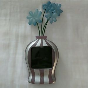 Flower and vase picture frame