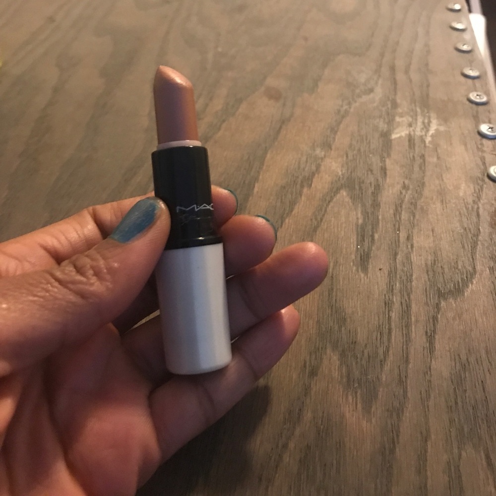 Mac Honey Moon Lipstick