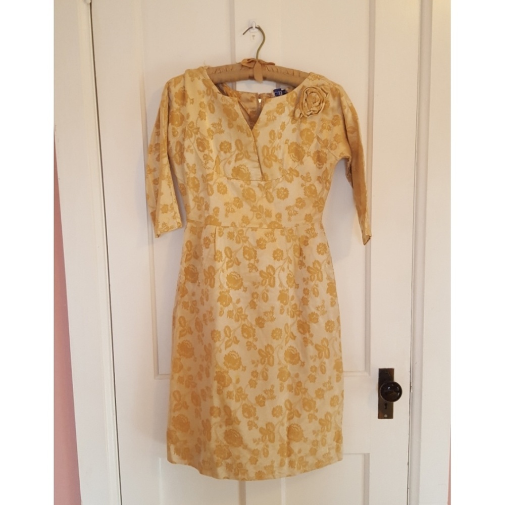 Vintage Gold floral 3/4 sleeve dress