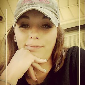 Meet your Posher, Synthia