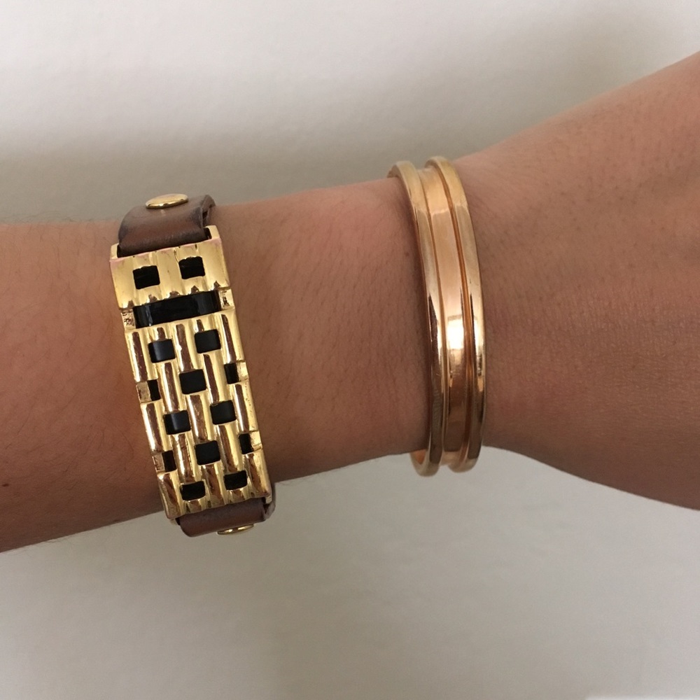 Rose gold bangle
