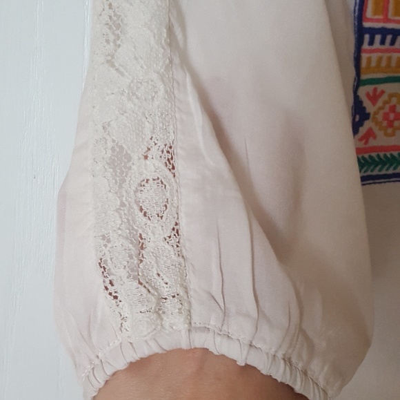 MOSSIMO • EMBROIDERED BLOUSE • L - Picture 4 of 6