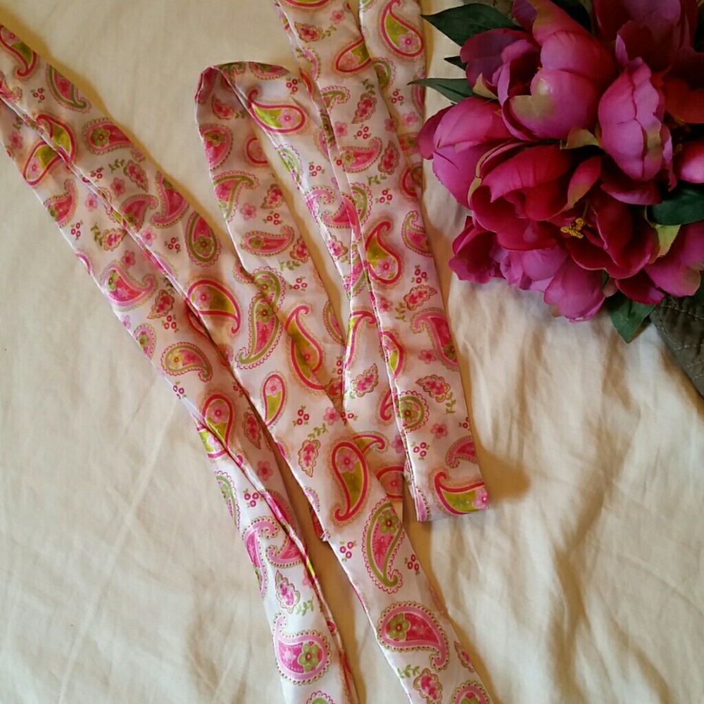 Pink paisley purse wraps