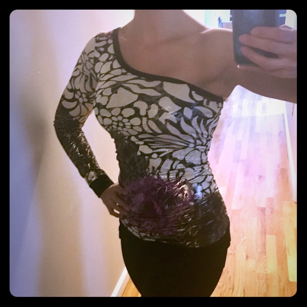 Asymmetrical shirt