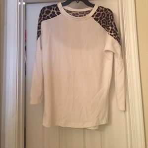 🌟5 for $20🌟Animal Print Sweater