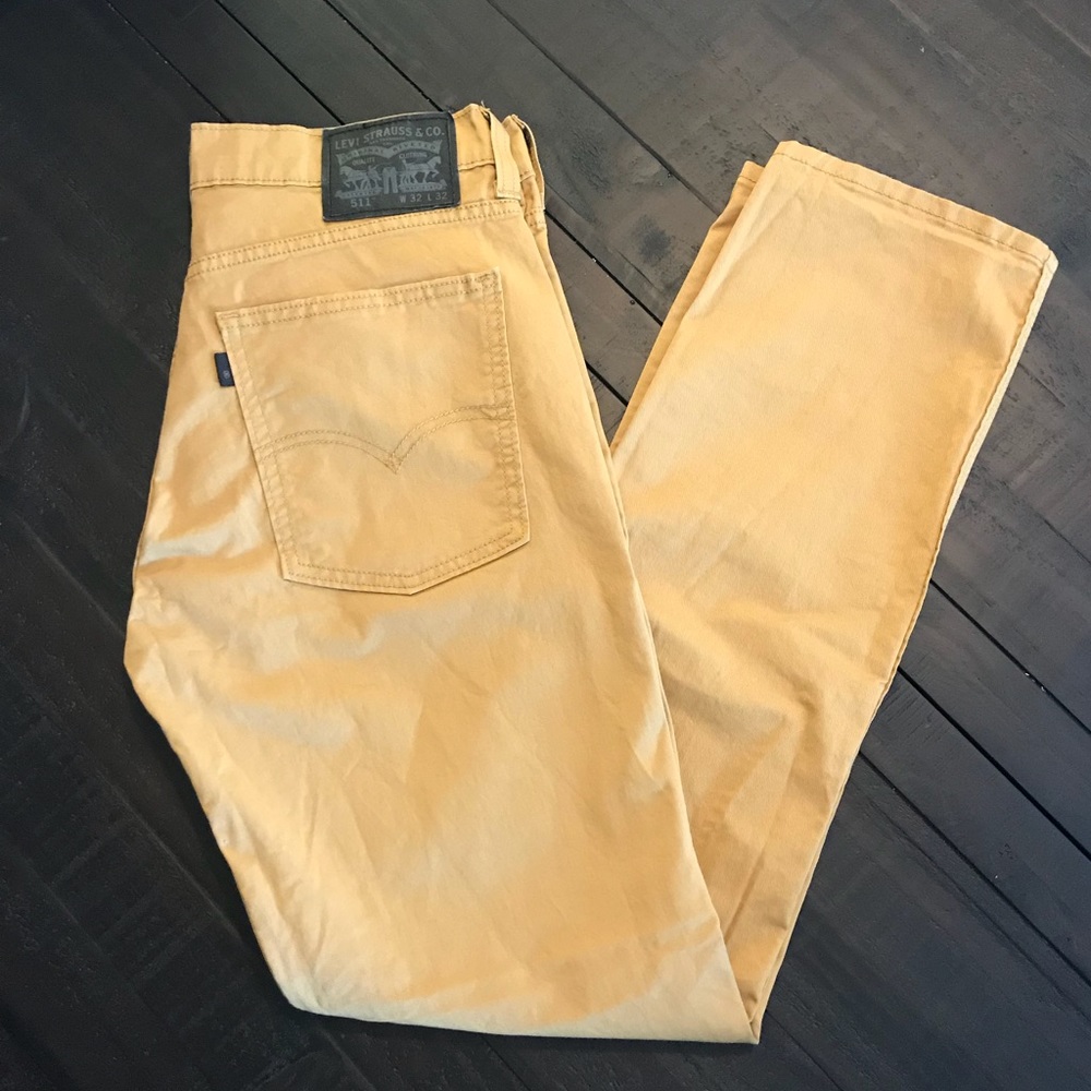 Levi’s cotton twill jeans in light mustard NWOT