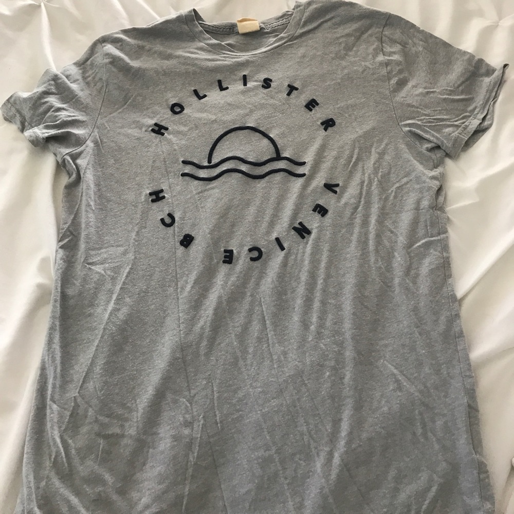 hollister tee
