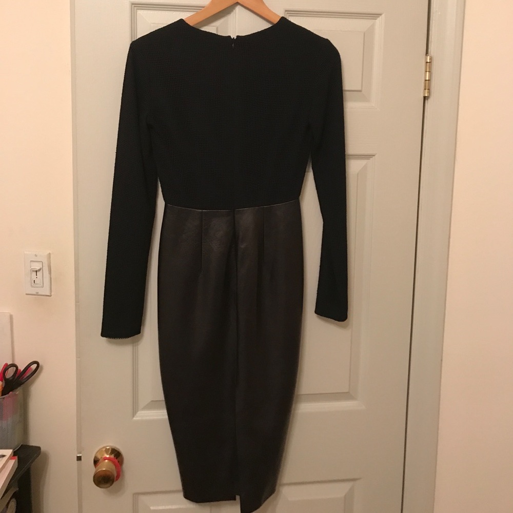 Jeffrey Dodd designer material with leather dress. - Picture 2 of 4