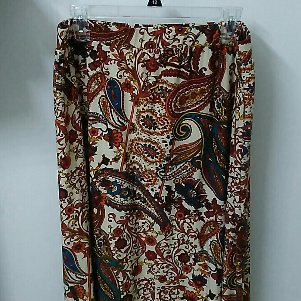 Gently Used Cato Woman 14/16W Maxi Skirt