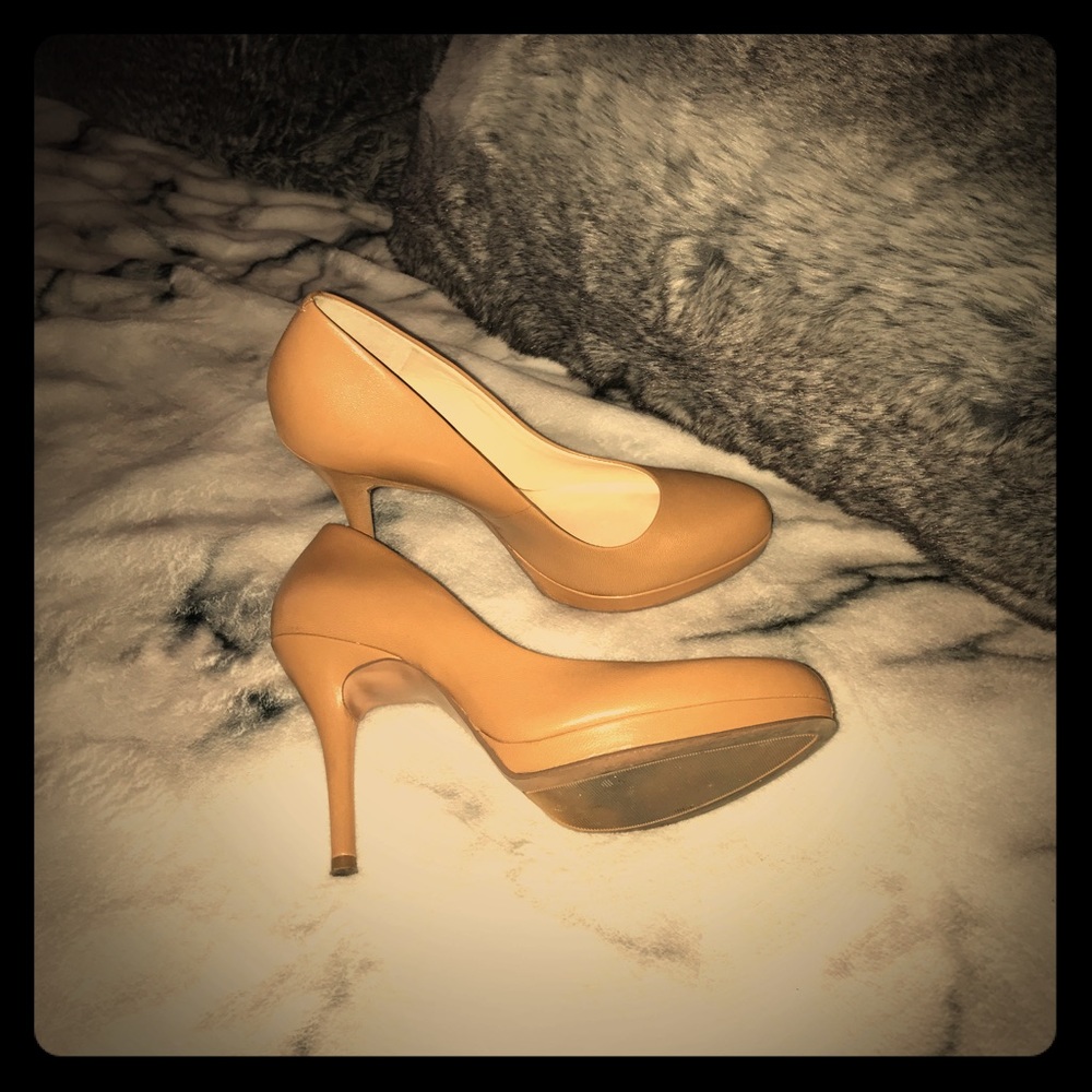 Nine West tan heels