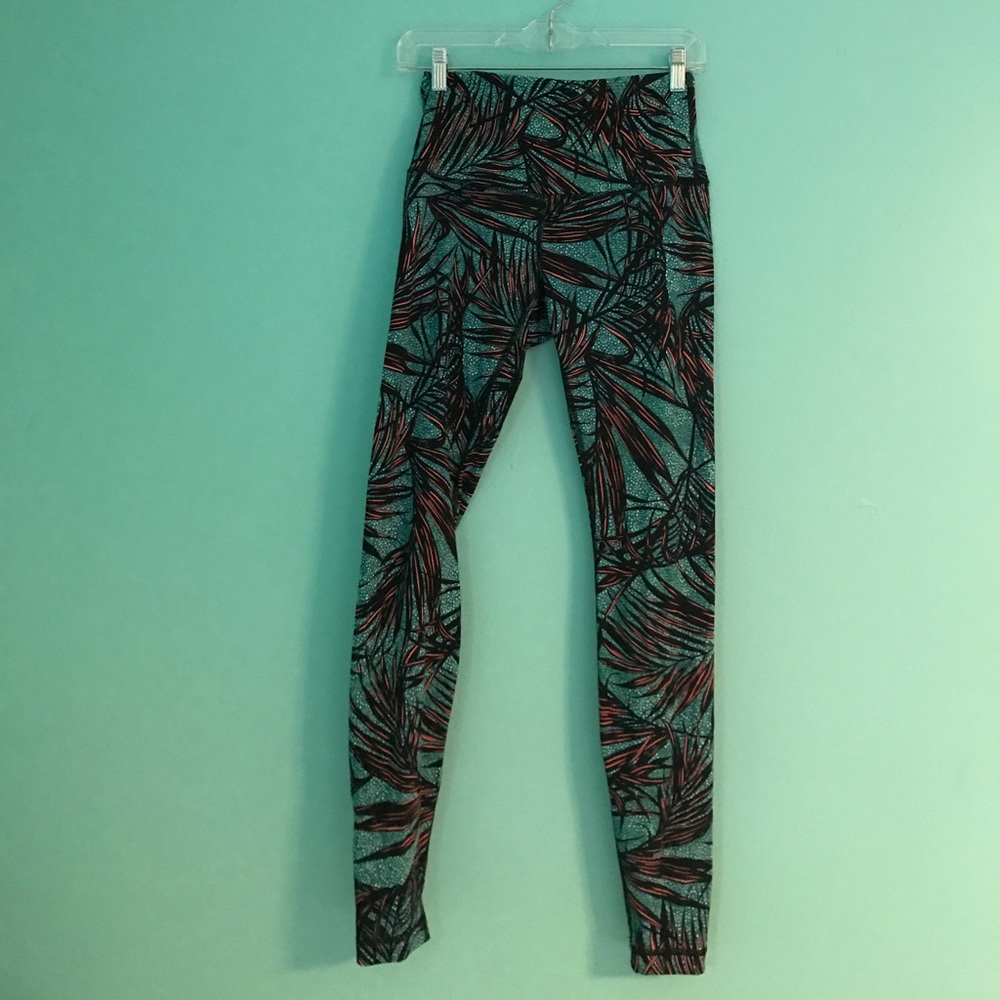 LULULEMON LEGGINGS!
