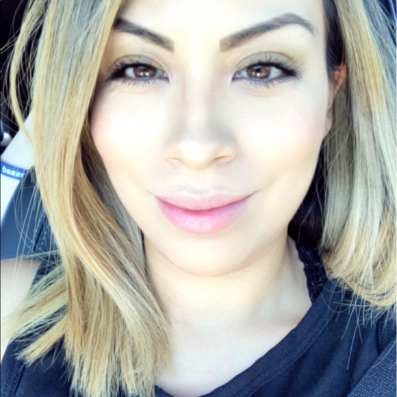 Meet your Posher, Jeannette - Picture 1 of 1