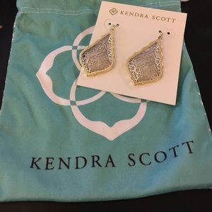 EUC Kendra Scott 'Addie' earrings
