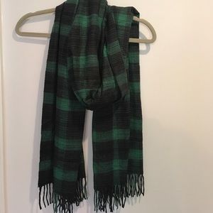 Gap scarf