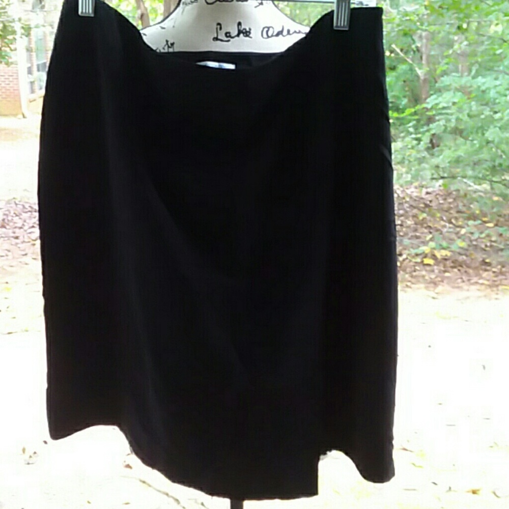 Jones New York Black Skirt