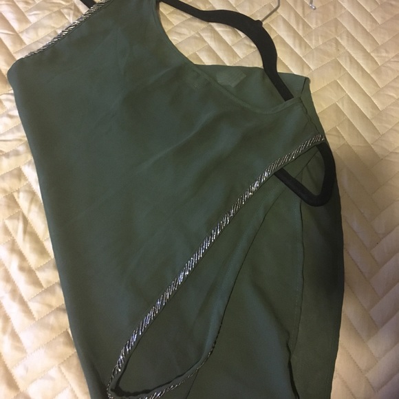 Edgy tank top for going out in olive green - Picture 2 of 4