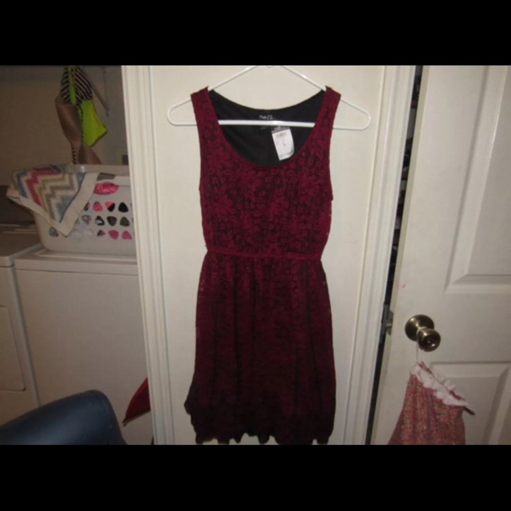 burgundy lacy dress