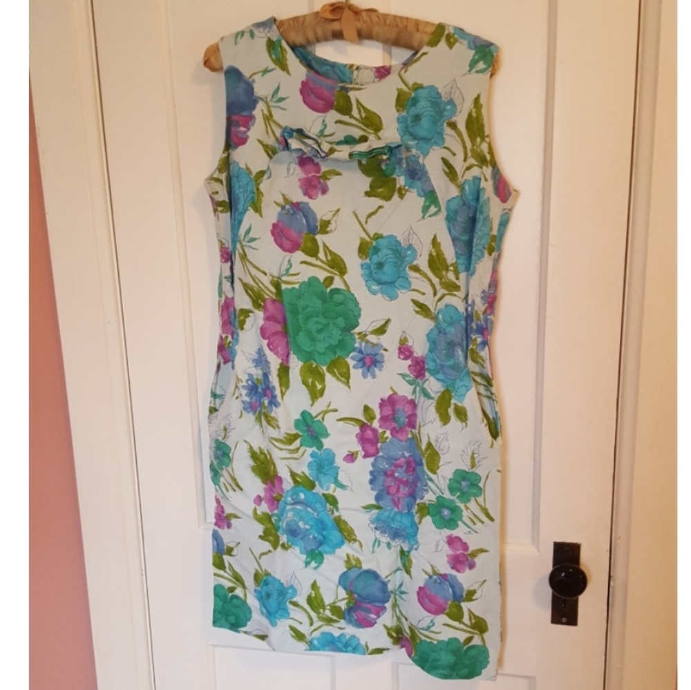 Vintage floral shift dress
